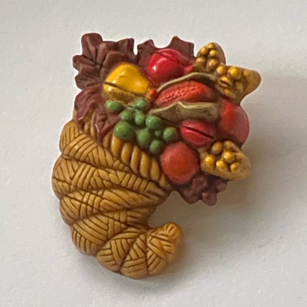 Vintage Hallmark Harvest Cornucopia Thanksgiving Fall Autumn Brooch Pin
